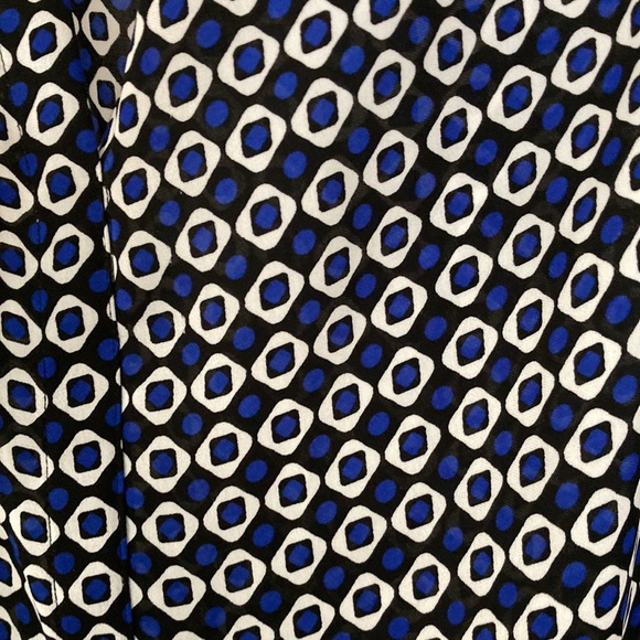 Apt.9 sleeveless top - Picture 2 of 4